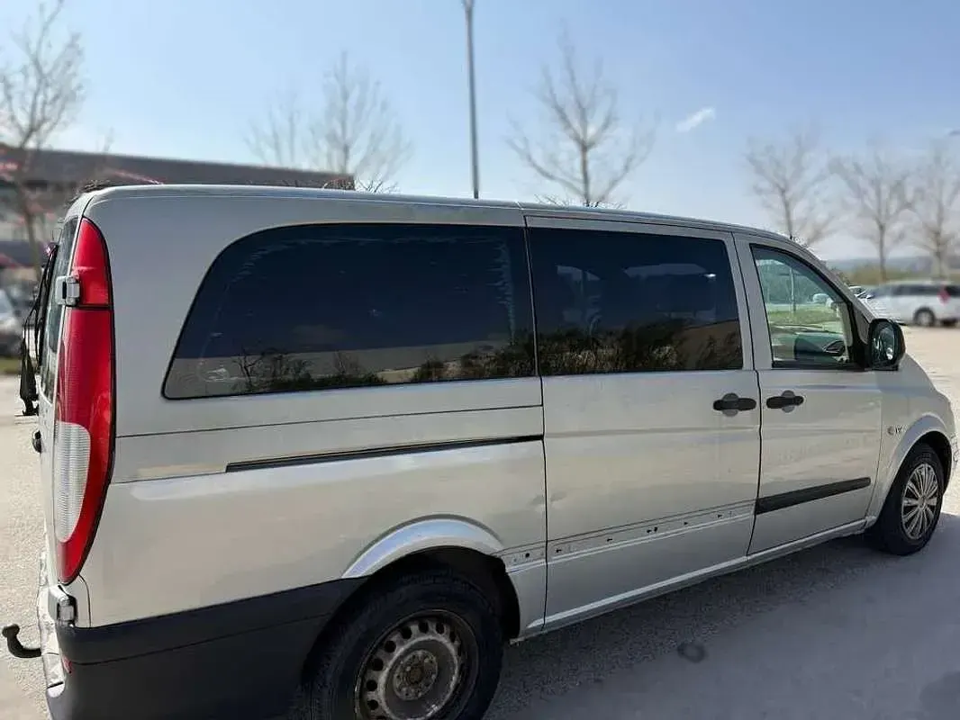 Usado Mercedes Viano 204 CV (150 kW) 2007 Gris Monovolumen