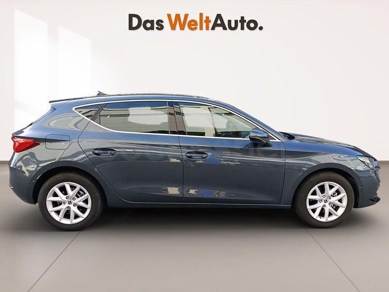 Usado Seat Leon Style 116 CV (85 kW) 2025 Gris / plata Berlina