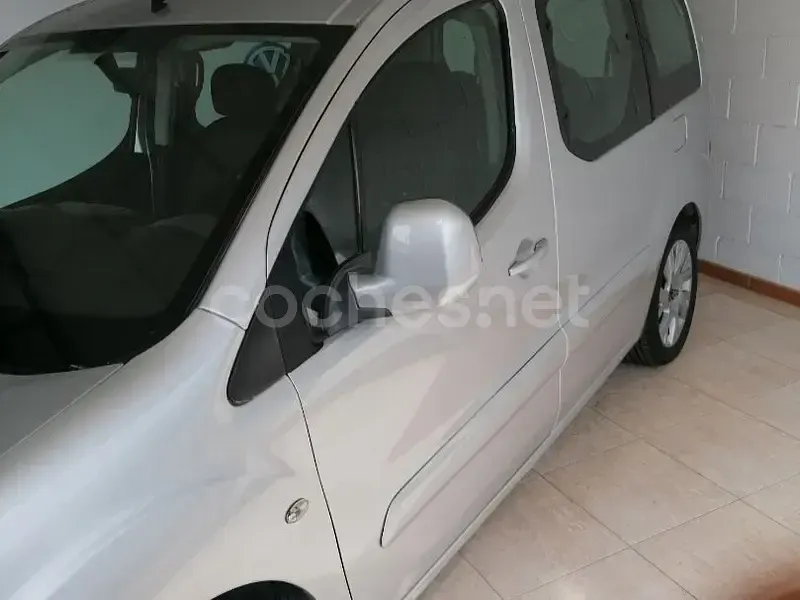 Usado Citroën Berlingo Feel 75 CV (55 kW) 2016 Gris / plata Monovolumen