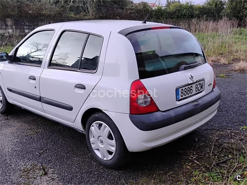 Usado Renault Clio II Authentique 60 CV (44 kW) 2002 Blanco Berlina