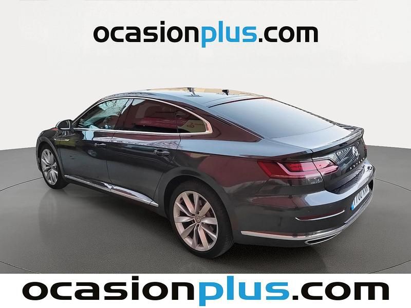 Usado VW Arteon Elegance 190 CV (139 kW) 2018 Gris / plata Berlina