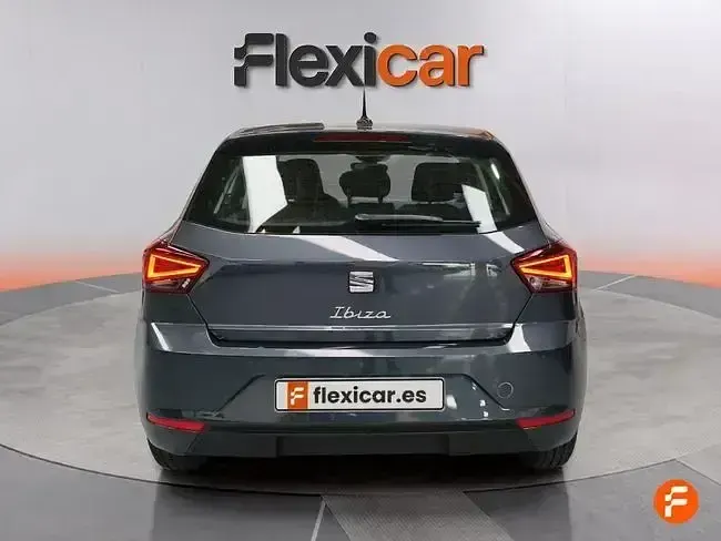 Usado Seat Ibiza Reference 80 HP (58 kW) 2024 Cinzento Citadino