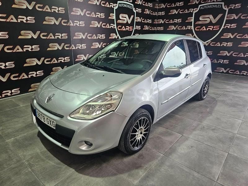 Usado Renault Clio II Exception 85 CV (62 kW) 2010 Gris / plata Berlina