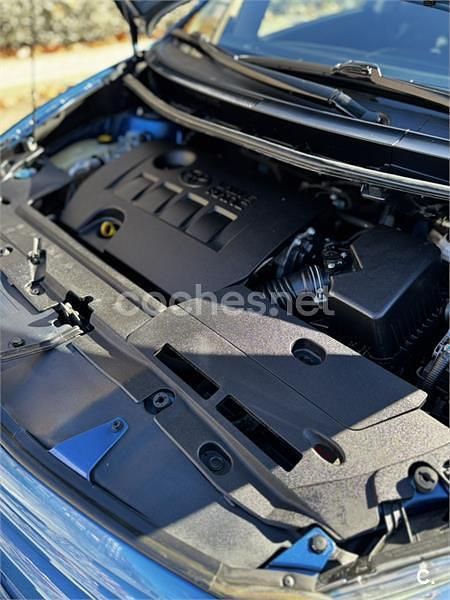 Usado Toyota Auris Advance 132 CV (97 kW) 2011 Azul Utilitario
