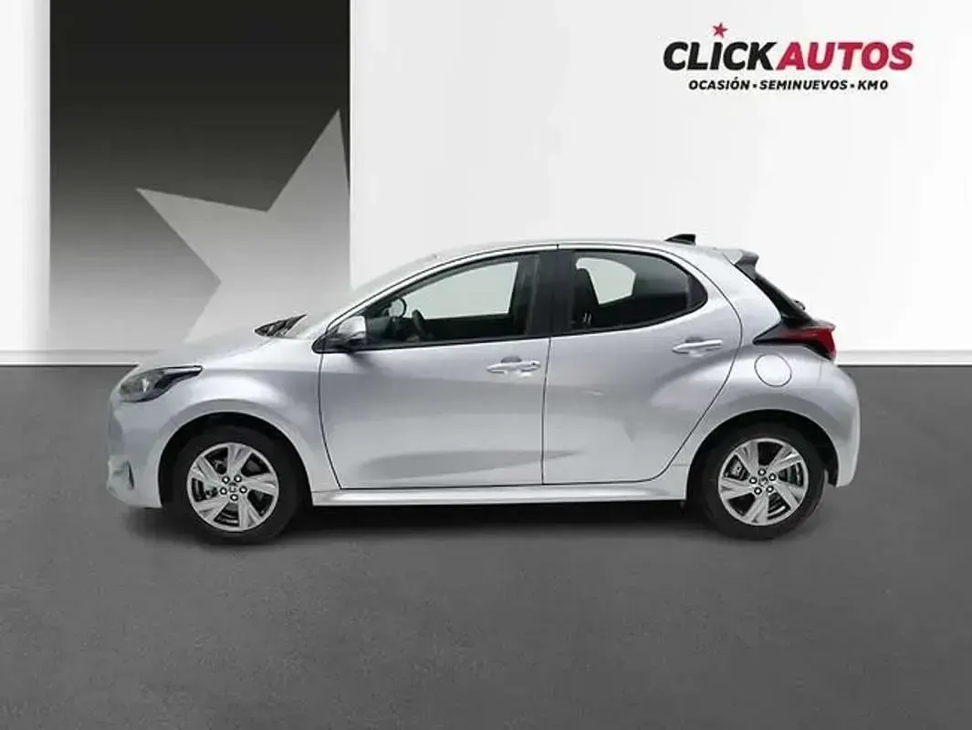 Usado Toyota Yaris Active 116 CV (85 kW) 2025 Gris Utilitario