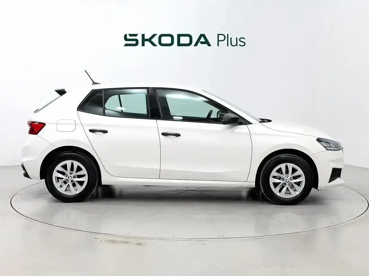 Usado Skoda Fabia Essence 80 CV (58 kW) 2024 Blanco Utilitario