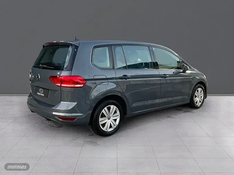 Usado VW Touran Trendline 113 CV (83 kW) 2020 Varios colores Monovolumen