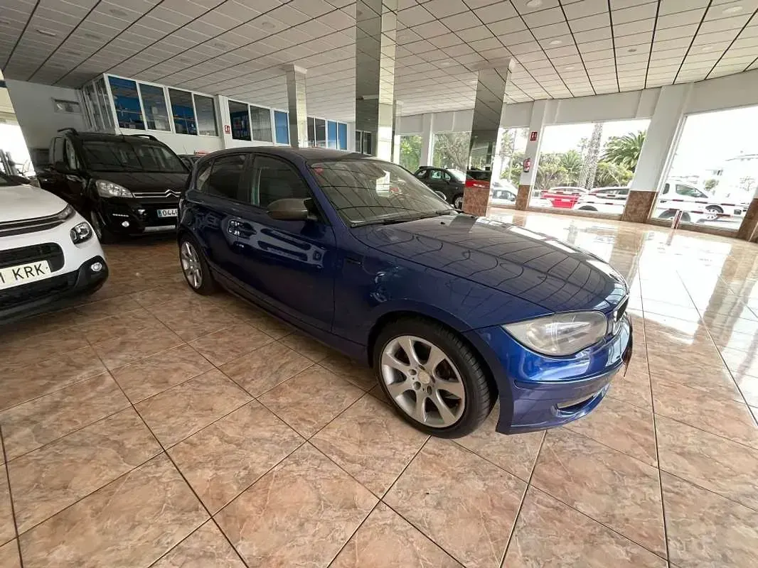 Usado BMW 120 170 CV (125 kW) 2007 Azul Utilitario