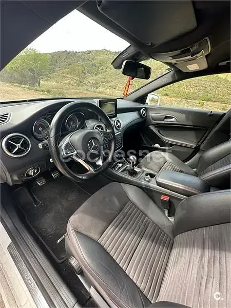 Usado Mercedes CLA200 AMG line 136 CV (100 kW) 2015 Blanco Coupe