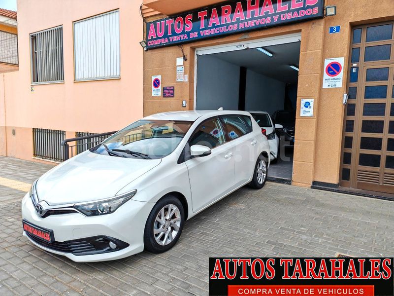 Blanco Usado 2018 Toyota Auris Berlina | 12.900 € (Precio justo) - Imagen 1/4