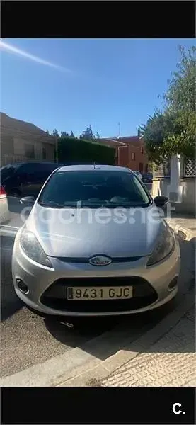 Usado Ford Fiesta Titanium 90 CV (66 kW) 2008 Gris / plata Utilitario