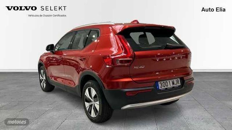 Usado Volvo XC40 Core 2023 Rojo SUV