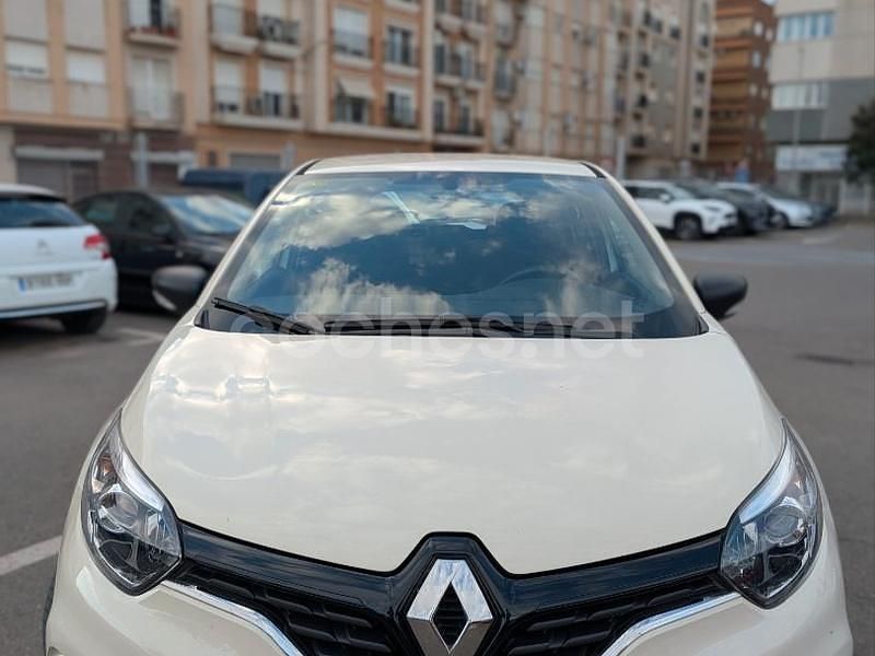 Usado Renault Captur Intens 90 CV (66 kW) 2018 Beige SUV