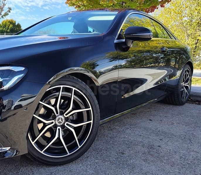 Usado Mercedes E220 194 CV (142 kW) 2021 Negro Coupe