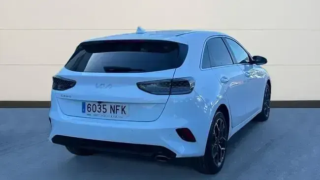 Usado Kia Ceed Style 100 CV (73 kW) 2025 Blanco Utilitario