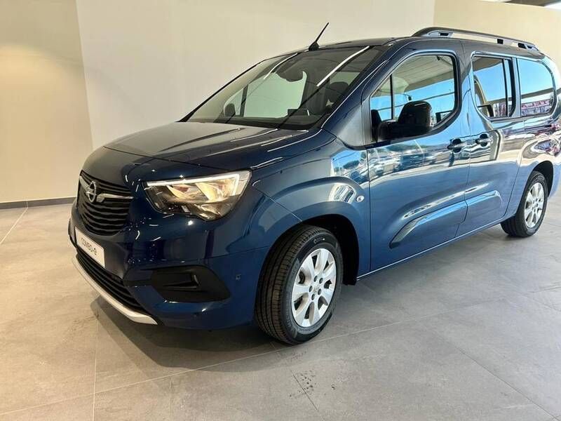 Azul Usado 2023 Opel Combo-e Life Elegance Monovolumen | 33.900 € - Imagen 1/4