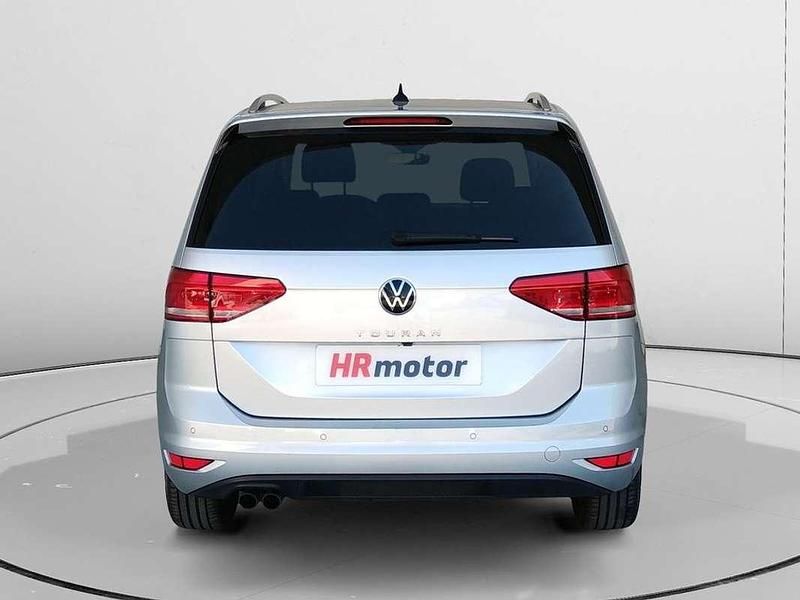 Usado VW Touran Advance 151 CV (111 kW) 2023 Gris Monovolumen