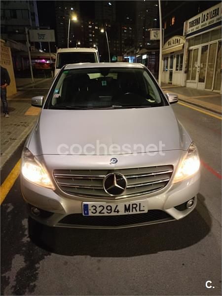 Gris / plata Usado 2012 Mercedes B180 Monovolumen | 7999 € (Un poco caro) - Imagen 1/4