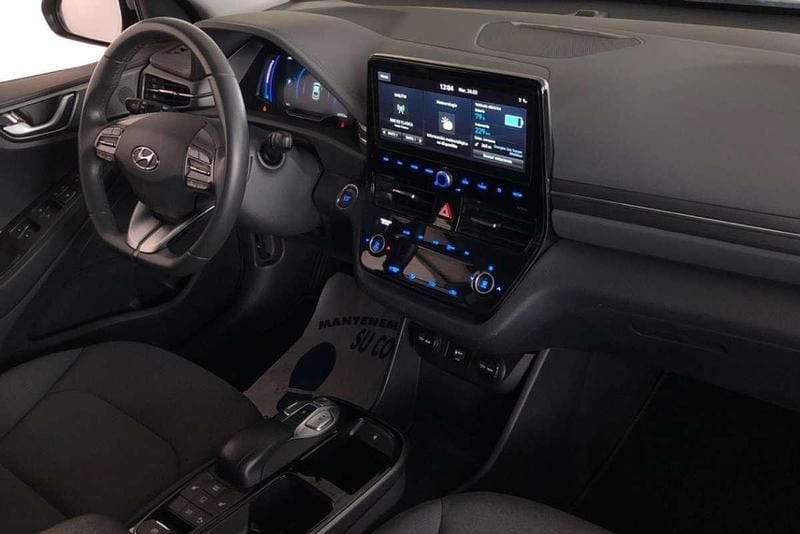 Usado Hyundai Ioniq 100 kW (136 CV) 2022 Gris Utilitario
