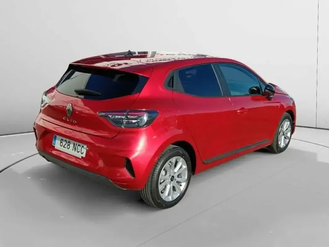 Usado Renault Clio Evolution 101 CV (74 kW) 2025 Rojo Utilitario