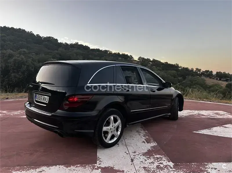 Usado Mercedes R320 224 CV (164 kW) 2008 Negro Familiar