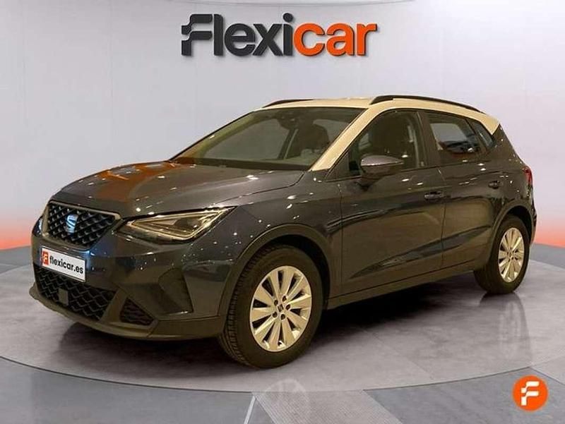 Usado Seat Arona Style 116 CV (85 kW) 2022 Gris SUV