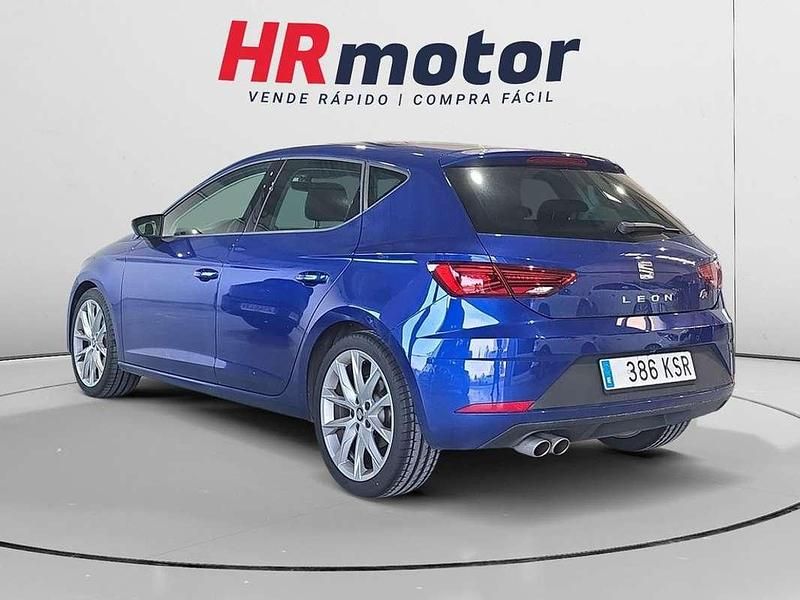 Usado Seat Leon FR 132 CV (97 kW) 2018 Azul Utilitario