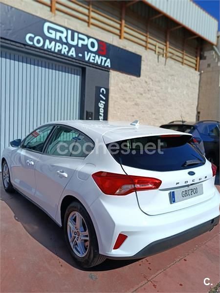 Usado Ford Focus Trend 95 CV (69 kW) 2020 Blanco Berlina