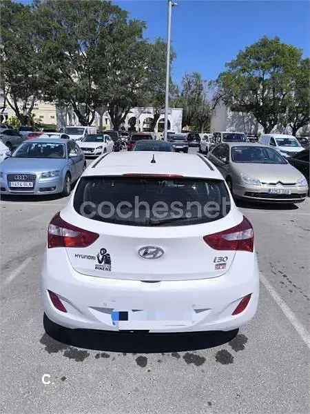 Käytetty Hyundai i30 90 HP (66 kW) 2013 Valkoinen Sedan
