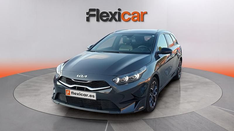 Usado Kia Ceed Style 100 CV (73 kW) 2025 Gris Utilitario