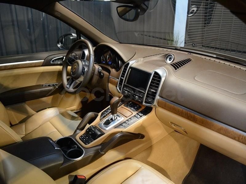 Usado Porsche Cayenne 262 CV (192 kW) 2015 Gris / plata SUV