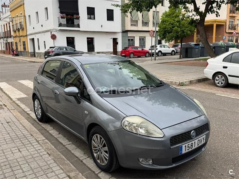 Usado Fiat Grande Punto Active 75 CV (55 kW) 2006 Gris / plata Utilitario