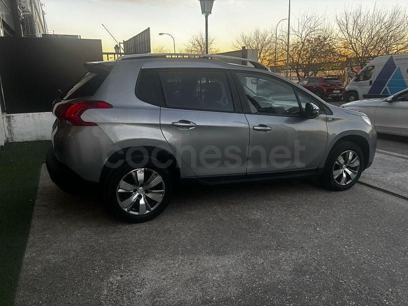 Usado Peugeot 2008 Allure 100 CV (73 kW) 2016 Gris / plata SUV