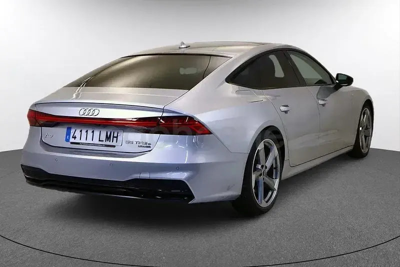 Usado Audi A7 Ambiente 367 CV (269 kW) 2021 Gris / plata Berlina