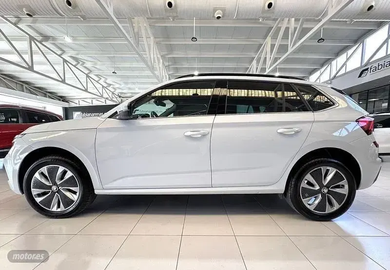 Usado Skoda Kamiq 115 CV (84 kW) 2024 Blanco SUV