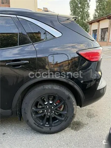 Usado Ford Kuga Titanium 190 CV (139 kW) 2022 Negro SUV