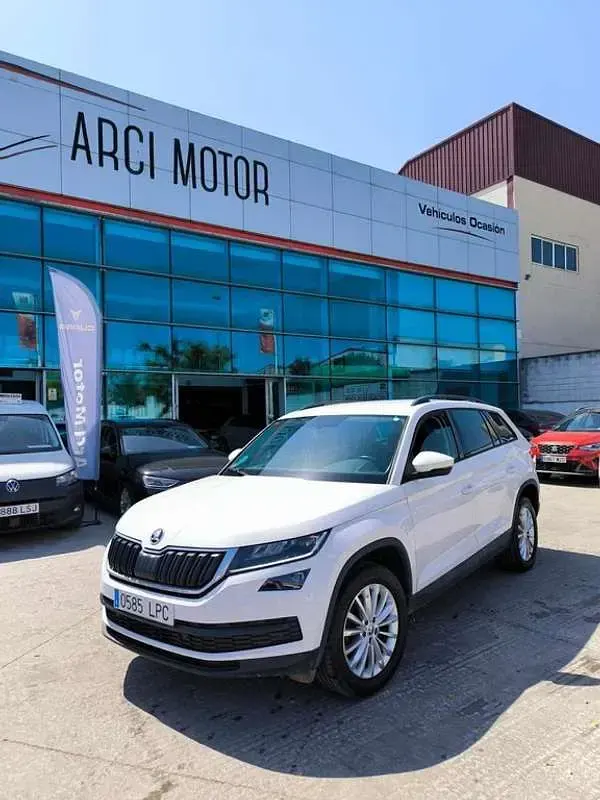 Usado Skoda Kodiaq Ambition 150 CV (110 kW) 2021 Blanco SUV