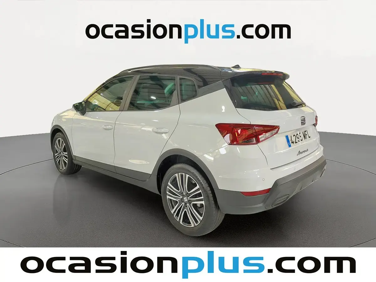 Usado Seat Arona Style 110 CV (80 kW) 2023 Blanco SUV