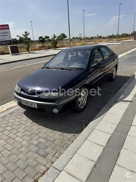 Azul Usado 2001 Renault Laguna II Berlina | 1800 € (Precio justo) - Imagen 1/4