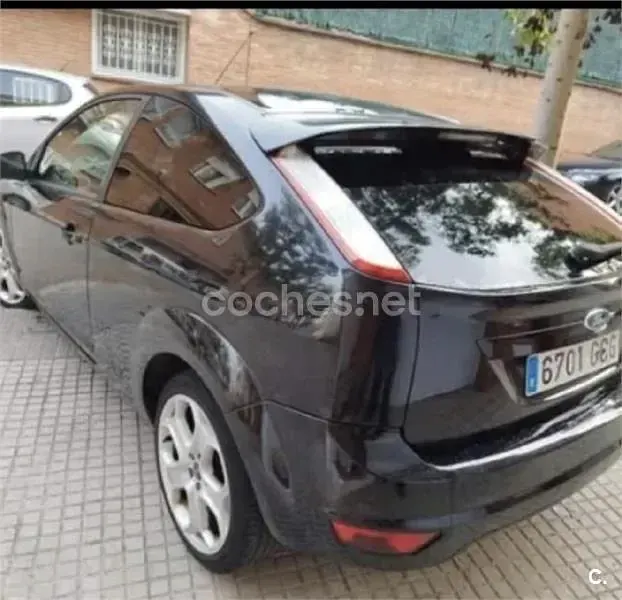 Usado Ford Focus Trend 115 CV (84 kW) 2008 Negro Berlina
