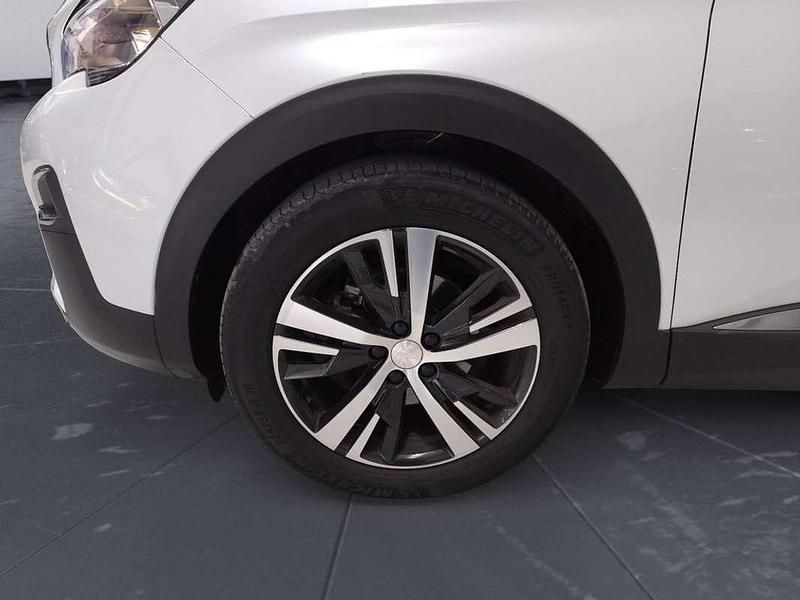 Usado Peugeot 3008 Allure 131 CV (96 kW) 2019 Blanco SUV
