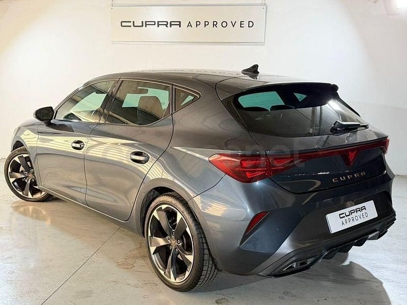 Usado Cupra Leon 150 CV (110 kW) 2024 Gris / plata Berlina