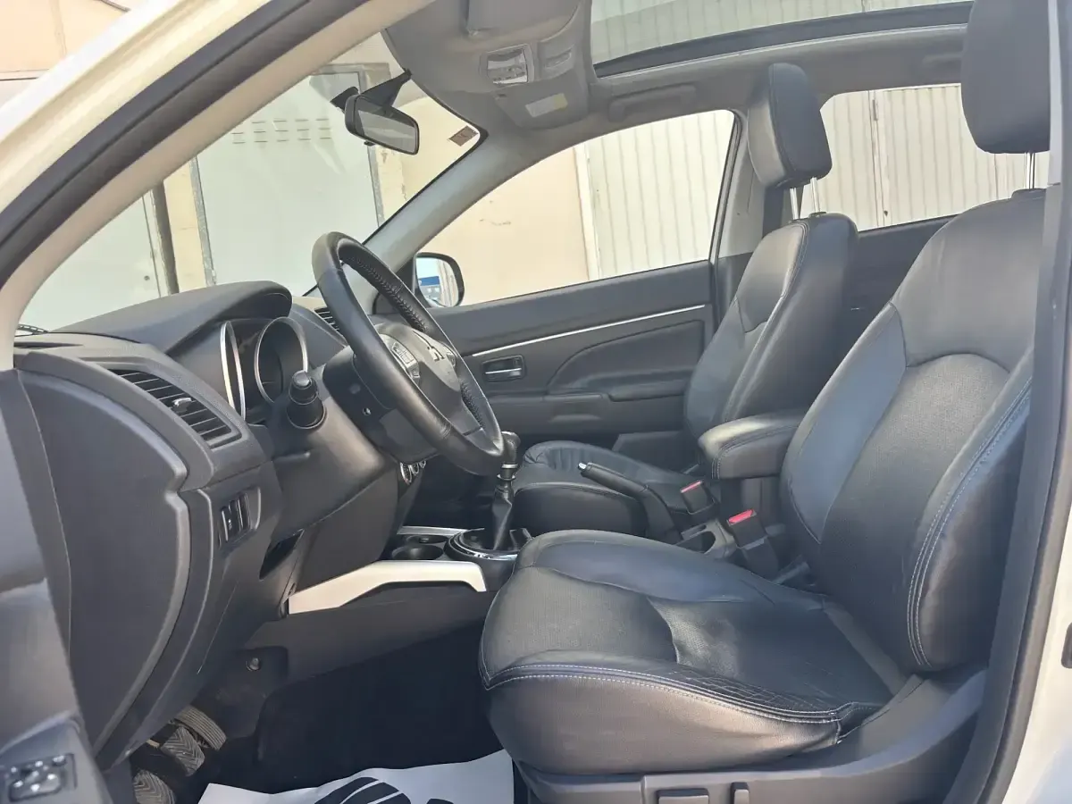 Usado Mitsubishi ASX 150 CV (110 kW) 2011 Blanco SUV