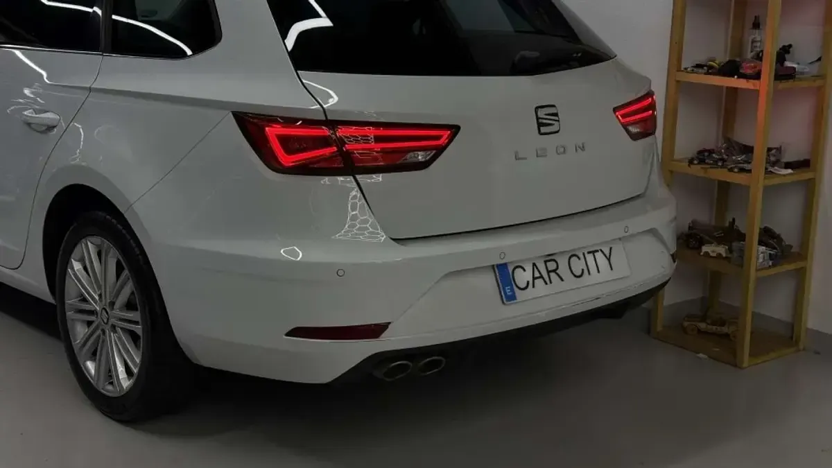 Usado Seat Leon ST XCELLENCE 150 CV (110 kW) 2019 Blanco Familiar