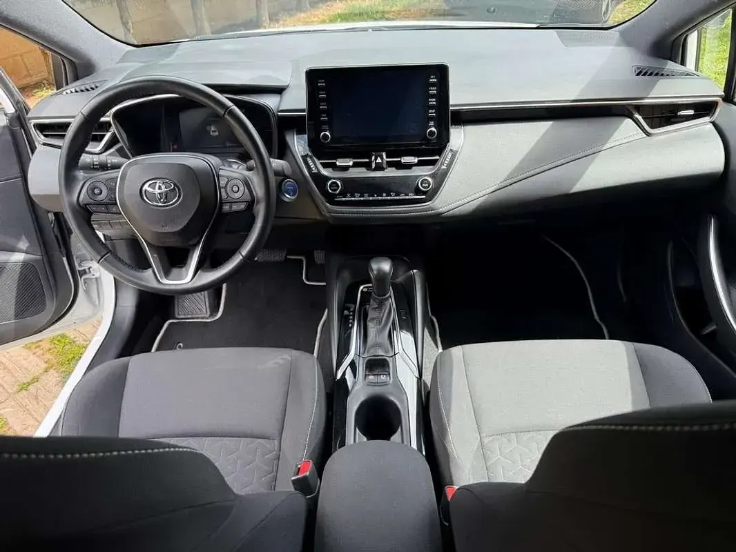 Usado Toyota Corolla Active 140 CV (102 kW) 2023 Blanco Utilitario