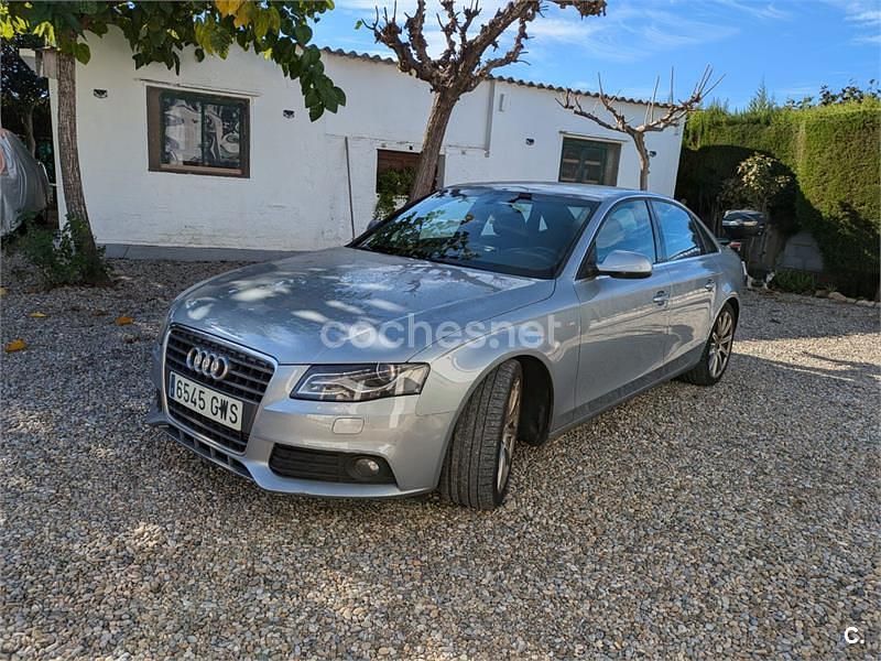 Gris / plata Usado 2010 Audi A4 Berlina | 9700 € (Buen precio) - Imagen 1/4