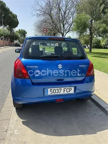 Usado Suzuki Swift GLX 92 CV (67 kW) 2006 Azul Utilitario