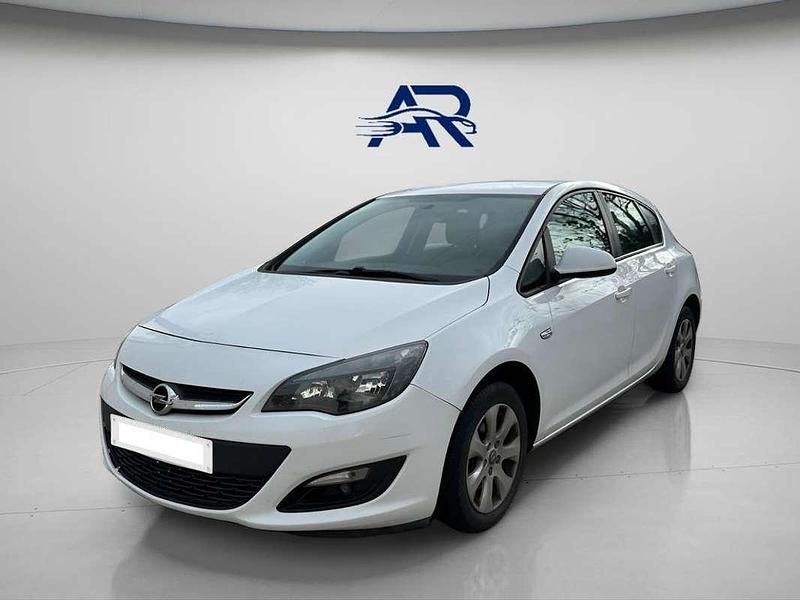 Usado Opel Astra Selective 110 CV (80 kW) 2015 Blanco Familiar