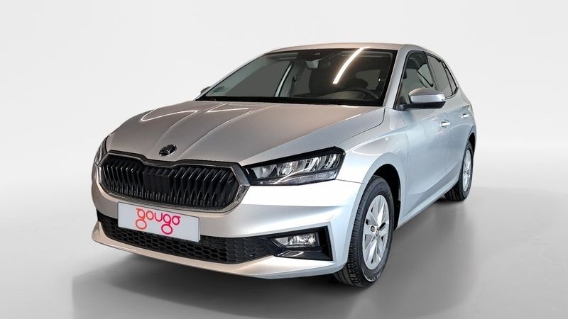 Gris / plata Usado 2024 Skoda Fabia Utilitario | 17.890 € (Precio justo) - Imagen 1/4