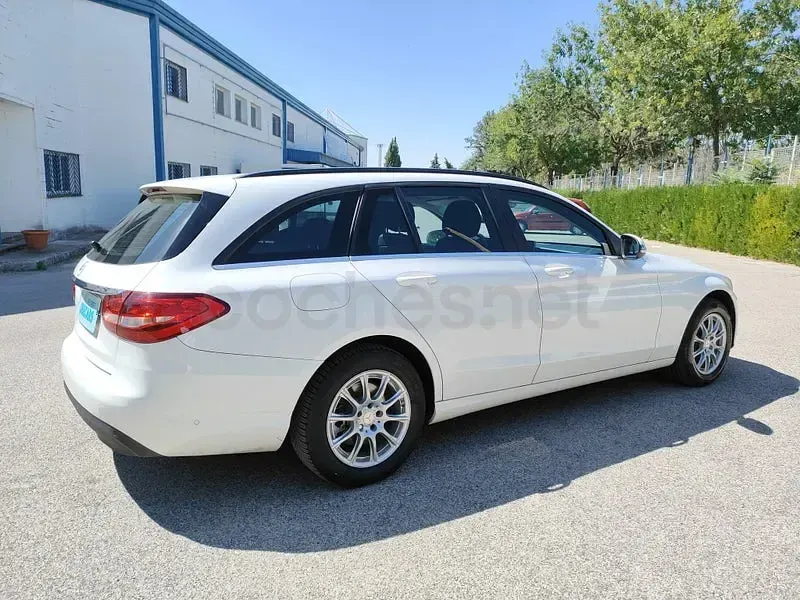 Usado Mercedes C220 170 CV (125 kW) 2016 Blanco Familiar